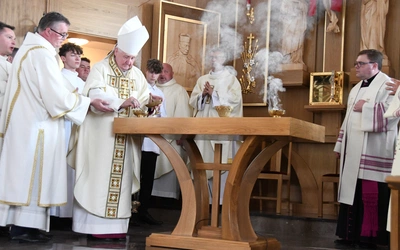 Poświęcenie kościoła w Nowych Załubicach