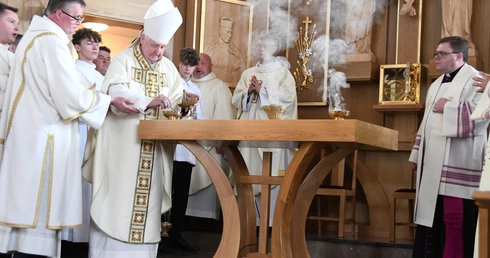 Poświęcenie kościoła w Nowych Załubicach