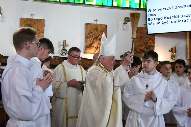 Poświęcenie kościoła w Nowych Załubicach