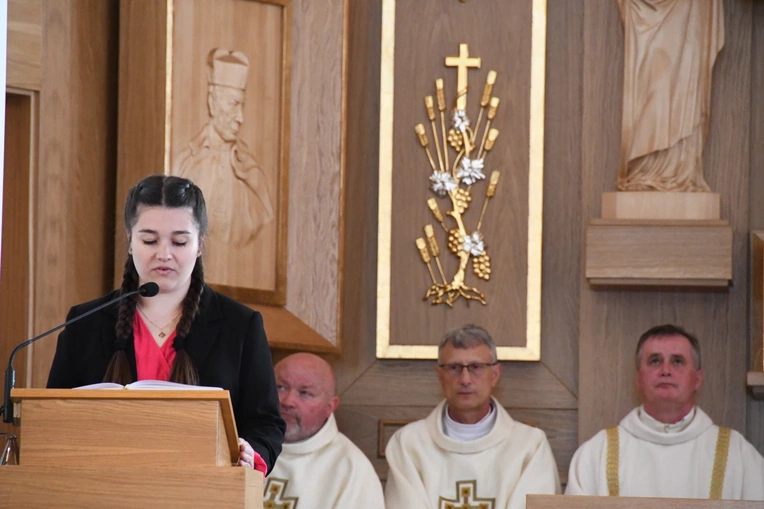 Poświęcenie kościoła w Nowych Załubicach