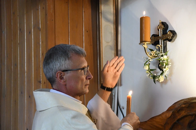 Poświęcenie kościoła w Nowych Załubicach
