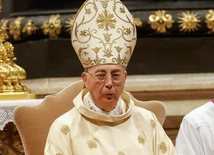 Kard. Mamberti: Miłość i adoracja Pana określiły pontyfikat Franciszka