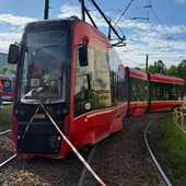 Katowice. 5 osób w szpitalu po wykolejeniu tramwaju