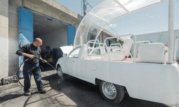 Papamobile pokoju
