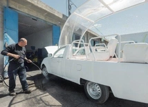 Papamobile pokoju