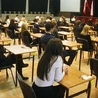 Maturzyści przystępują do egzaminów dojrzałości - możesz ich adoptować duchowo