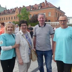 Piesi pielgrzymi u celu: w sanktuariach św. Jana Pawła II i Bożego Miłosierdzia w Łagiewnikach - 2025