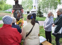 Nabożeństwa majowe przy kapliczkach przydrożnych