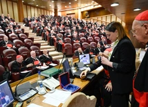 Kardynałowie anulowali papieski pierścień
