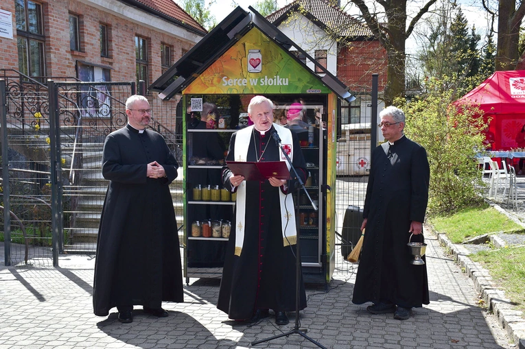  Pierwszy punkt wymiany żywności otwarto przy Ośrodku Rehabilitacyjno- -Edukacyjno- -Wychowawczym w Pruszczu Gdańskim.