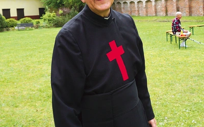  O. Andrzej Chorążykiewicz jest wieloletnim dyrektorem Domu Pomocy Społecznej, prowadzonym przez kamilianów w Zabrzu.