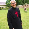  O. Andrzej Chorążykiewicz jest wieloletnim dyrektorem Domu Pomocy Społecznej, prowadzonym przez kamilianów w Zabrzu.