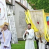 Uroczystość zakończyła się procesją eucharystyczną i adoracją relikwii biskupa i męczennika.