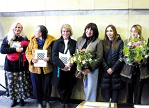 Laureatki Salonu. Od lewej: Nati Krawtz, Magdalena Zarzycka, Magdalena Hlawacz, Halina Fleger, Katarzyna Adamek i Martyna Cisińska.