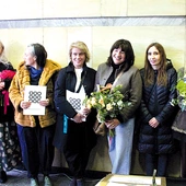 Laureatki Salonu. Od lewej: Nati Krawtz, Magdalena Zarzycka, Magdalena Hlawacz, Halina Fleger, Katarzyna Adamek i Martyna Cisińska.