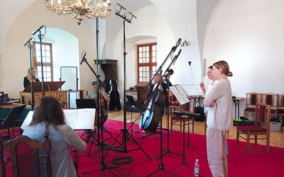 Do nagrań zaangażowano ośmioosobowy skład zespołu Il Vento,  specjalizującego się w wykonawstwie muzyki dawnej.