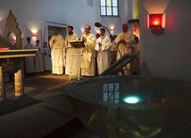 W DA „Maciejówka” młodzi wzięli udział w Mszy św. pod przewodnictwem bp. Macieja Małygi, delegata KEP do spraw duszpasterstwa akademickiego. Liturgii towarzyszyła piękna oprawa muzyczna.