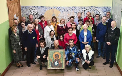 Duchowo inicjatywą opiekują się nowosolscy bracia kapucyni. Więcej informacji: profil FB –Filia Nowosolsko-Zielonogórska – szkoła Maryi. Na zdjęciu uczestnicy kwietniowej sesji.
