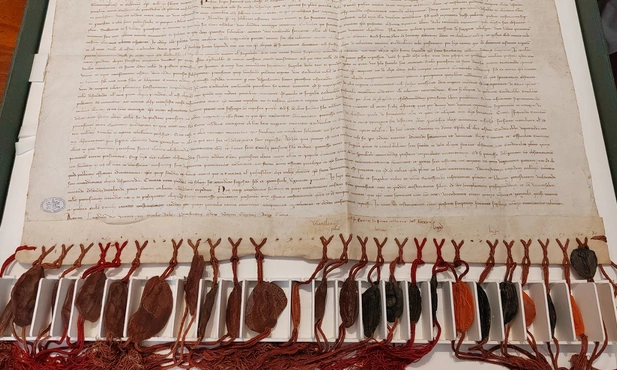 Konklawe: historia między średniowieczem a przyszłością