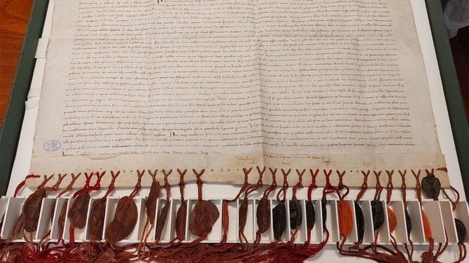 Konklawe: historia między średniowieczem a przyszłością