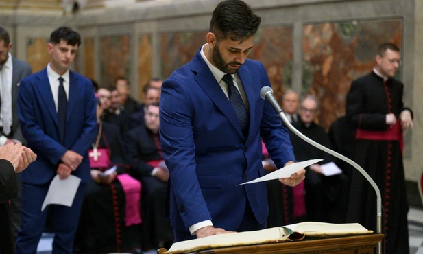 Konklawe w praktyce, czyli jak dochować tajemnicy? 