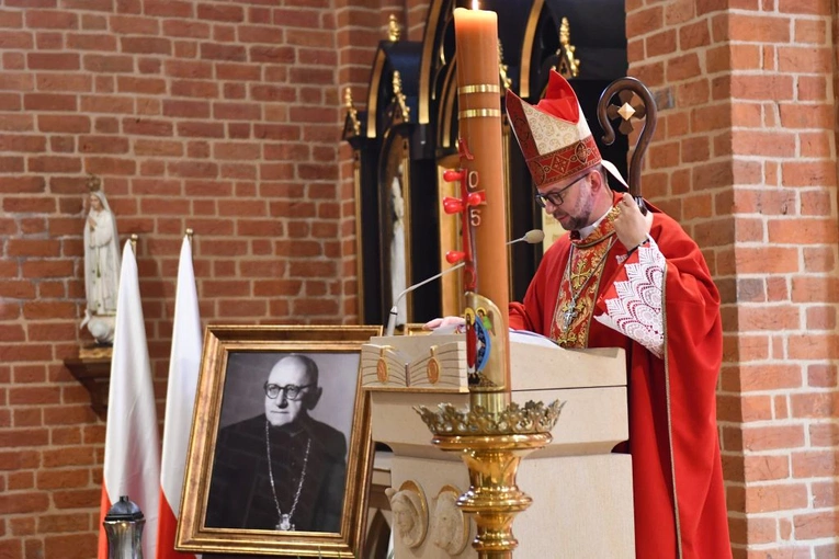 W Gorzowie upamiętniono śp. ks. Czaprana, który ocalił żydowską rodzinę
