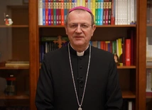 Przewodniczący Episkopatu o nowym Papieżu: jest wysłannikiem pokoju