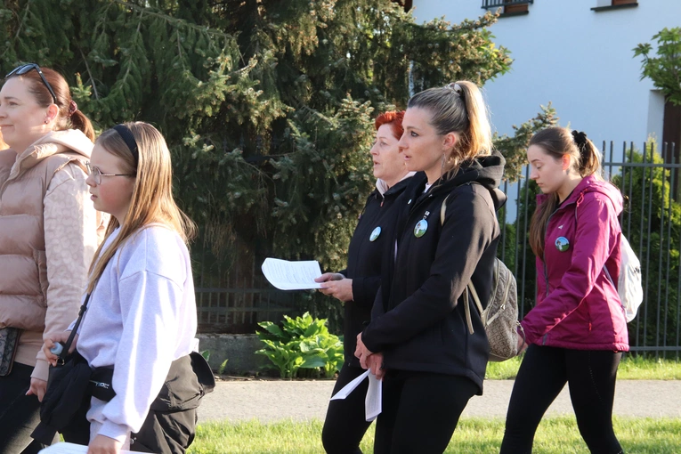 I Nocna Pielgrzymka Śladami Kapliczek w parafii w Powidzku