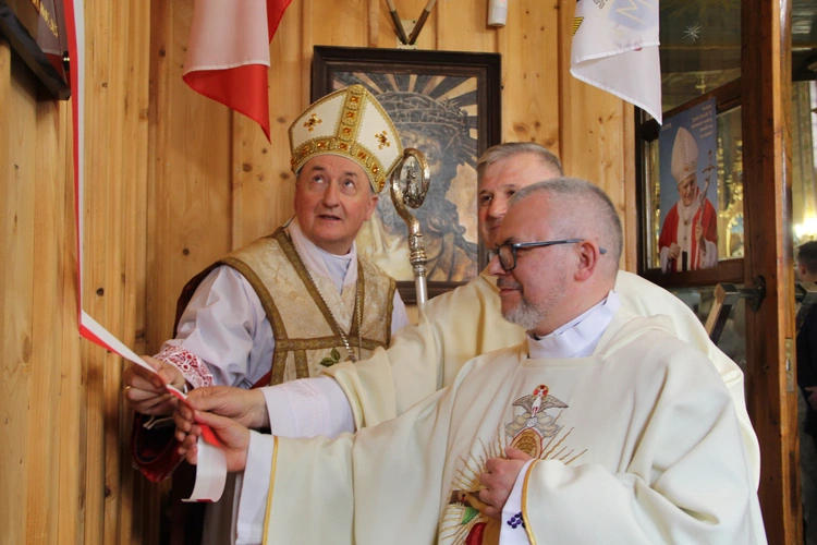 Bp Andrzej Jeż świętował z machowską parafią jej 100-lecie istnienia