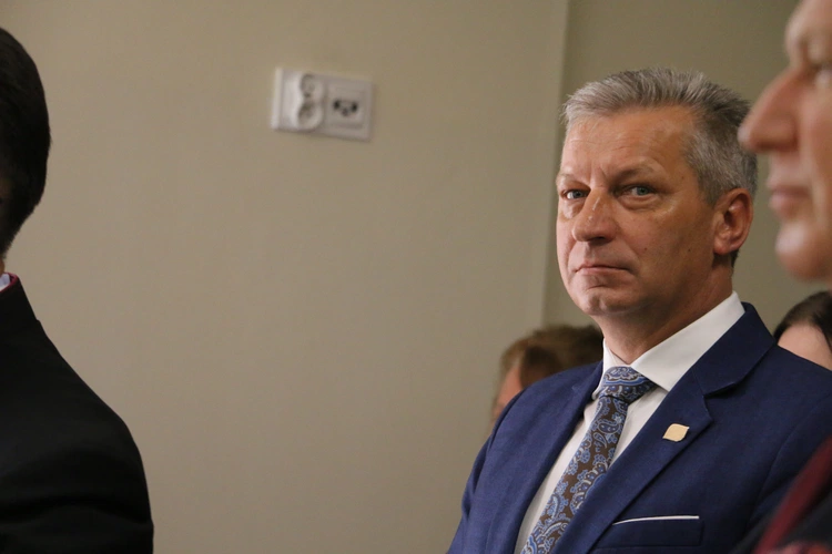 Stara Wrona. Msza św. i poświęcenie figury Matki Bożej z Zakładzie Opiekuńczo-Leczniczym