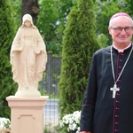 Stara Wrona. Msza św. i poświęcenie figury Matki Bożej z Zakładzie Opiekuńczo-Leczniczym