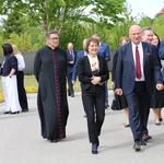 Stara Wrona. Msza św. i poświęcenie figury Matki Bożej z Zakładzie Opiekuńczo-Leczniczym