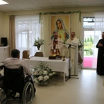 Stara Wrona. Msza św. i poświęcenie figury Matki Bożej z Zakładzie Opiekuńczo-Leczniczym