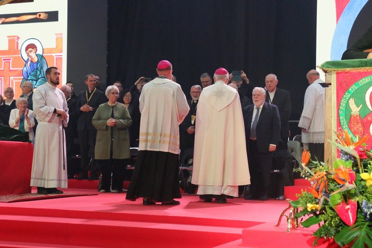 Pełni radości