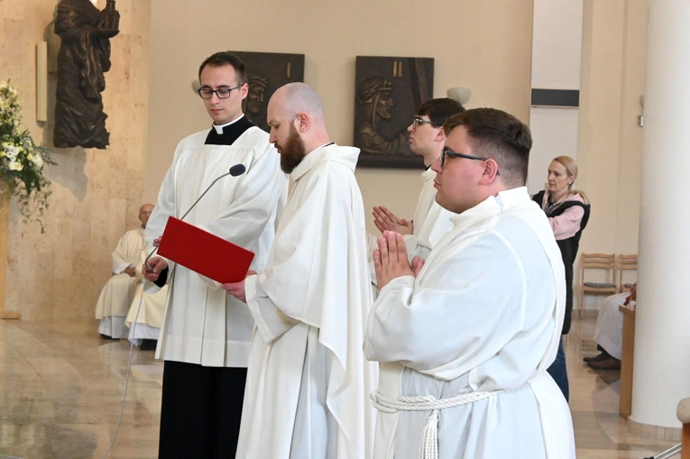 Święcenia diakonatu