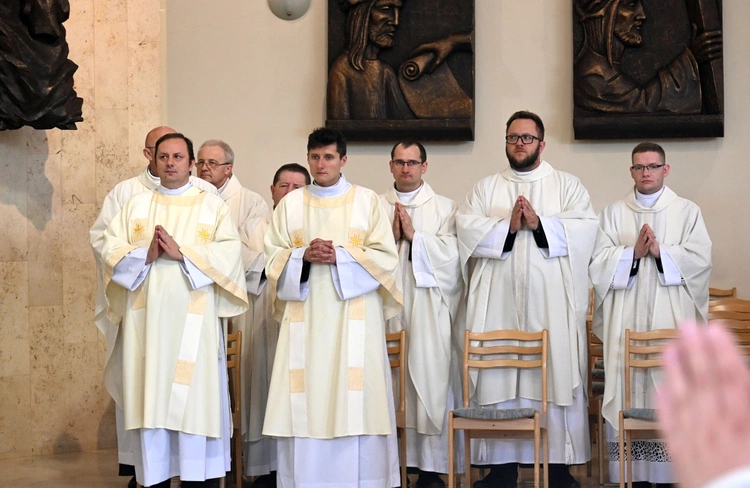 Święcenia diakonatu