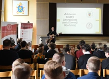 W życiu, jak w liturgii, każdy gest ma znaczenie