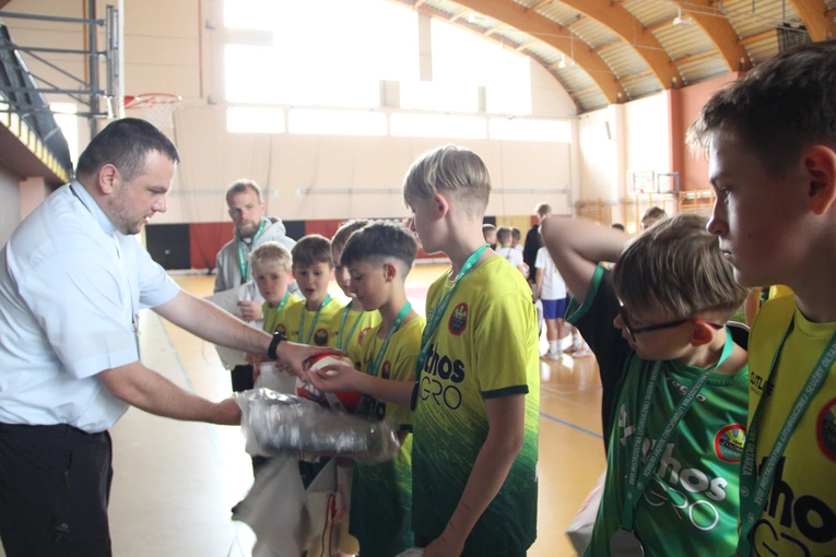 Brzesko. Diecezjalne rozgrywki LSO w piłce nożnej halowej 2025