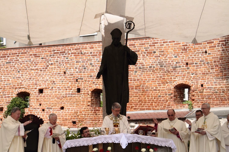 Procesja z Wawelu na Skałkę 2025 