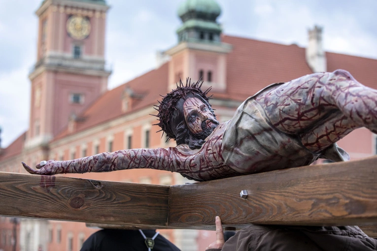 Procesja ku czci Matki Bożej Łaskawej