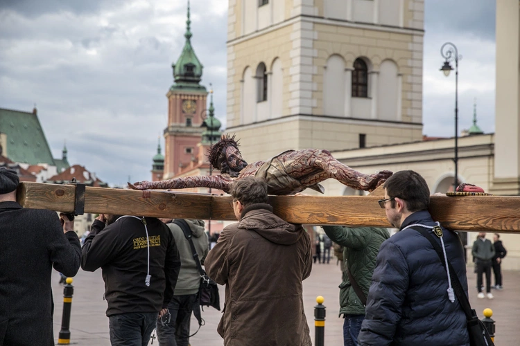Procesja ku czci Matki Bożej Łaskawej
