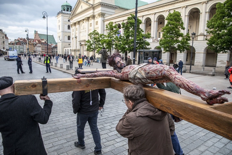 Procesja ku czci Matki Bożej Łaskawej