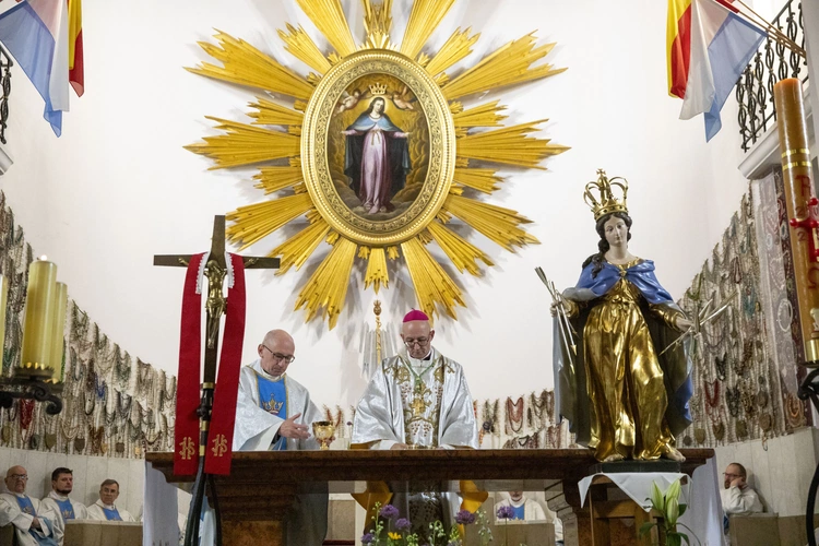 Uroczystość Matki Bożej Łaskawej, Patronki Warszawy