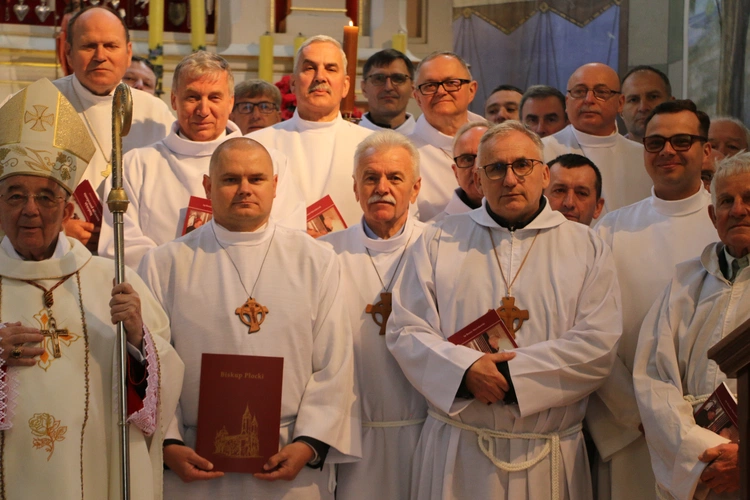 Popowo. Rekolekcje dla nadzwyczajnych szafarzy Komunii Świętej