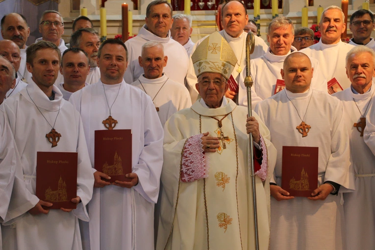 Popowo. Rekolekcje dla nadzwyczajnych szafarzy Komunii Świętej