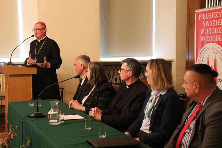 Płock. Konferencja naukowa o Piastach