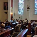 Modlą się za cierpiące dusze