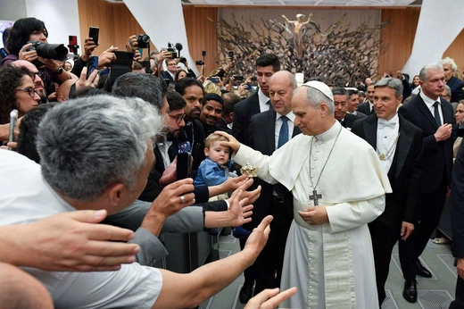 Papież z dziennikarzami 