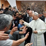 Papież z dziennikarzami 