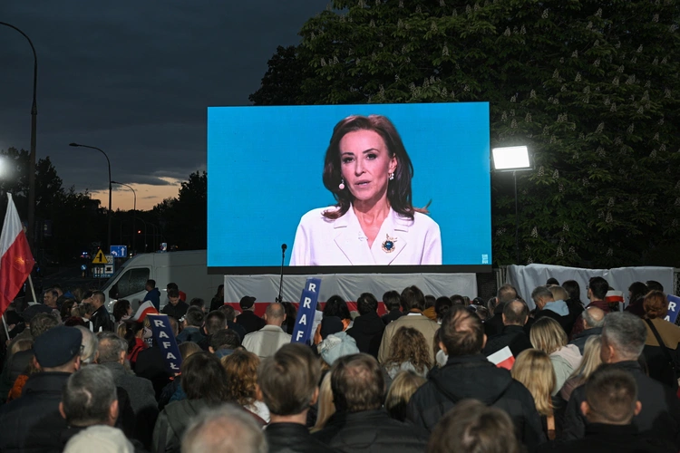 Debata trzech telewizji (w tym jednej w likwidacji). Kto wygrał? Kto stracił?